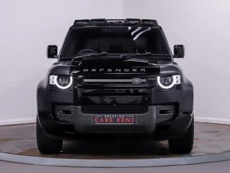 Land Rover Defender 110 Image 7