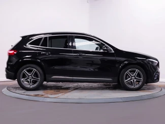 Mercedes-Benz GLA Image 8