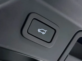 Land Rover Range Rover Velar Image 8