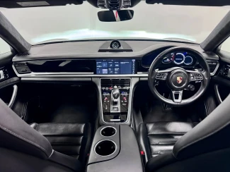 Porsche Panamera Image 2