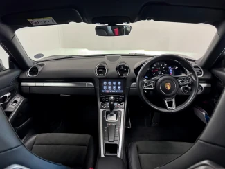 Porsche 718 Cayman Image 4