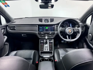 Porsche Macan Image 2