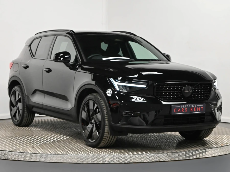 2025 Volvo XC40