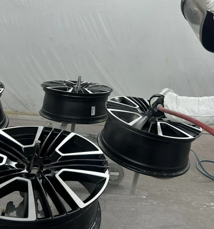 Body Shop & Alloy Wheel Repair Image