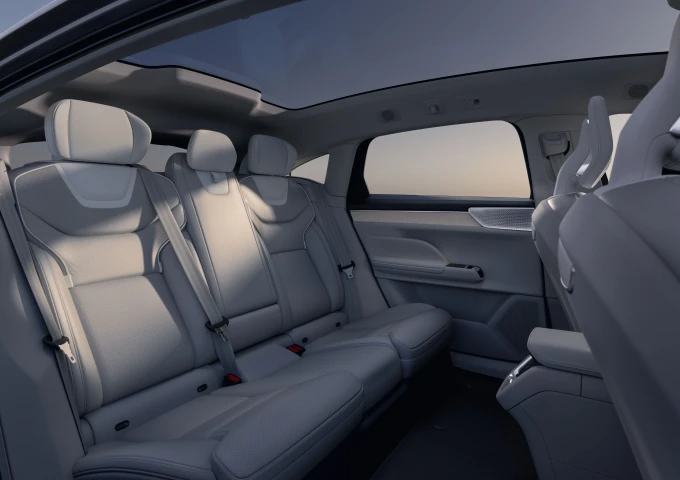 JPG Full-vin0300_RearSeat_AG60_ES90.jpg