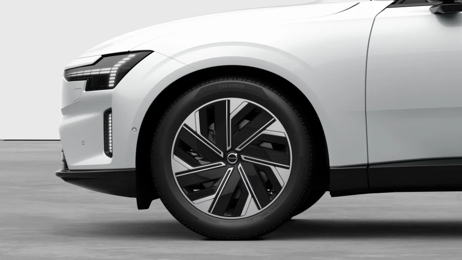 imgi_17_exterior-studioDetails-wheel_0B31E05943923A33734D854A52B3116BF035CFDF.png