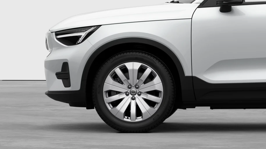 imgi_18_exterior-studioDetails-wheel_8EB295F8AF3C58BC38C50B87A8C7F3954000DD24.png