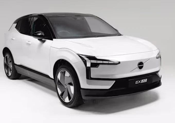 Volvo Car UK introduces its first commercial vehicle: the fully electric EX30 Cargo