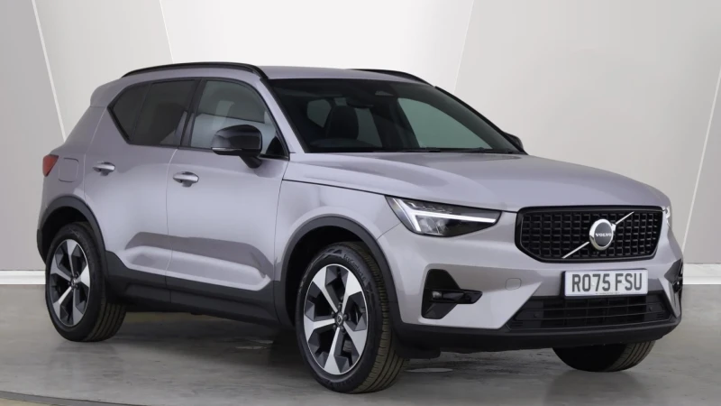 2025 Volvo XC40