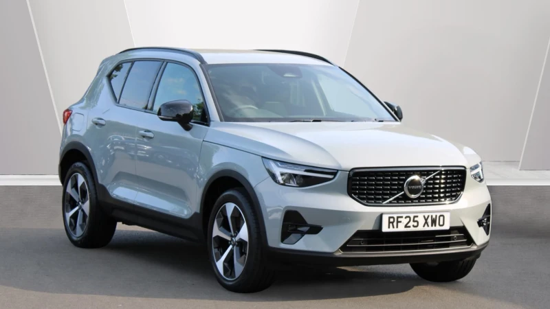 2025 Volvo XC40