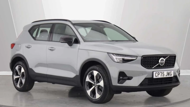 2025 Volvo XC40