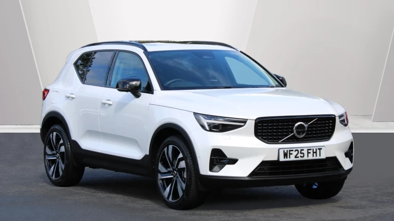 2025 Volvo XC40