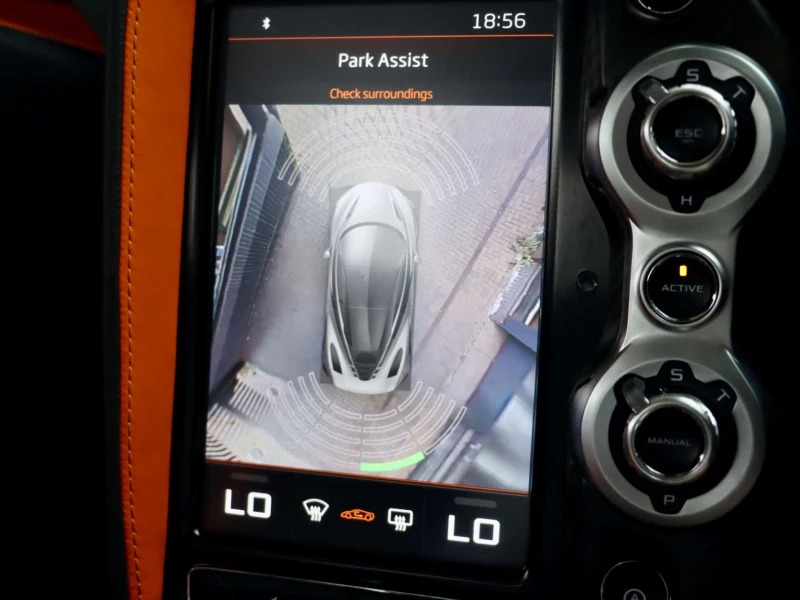 Vehicle image 18