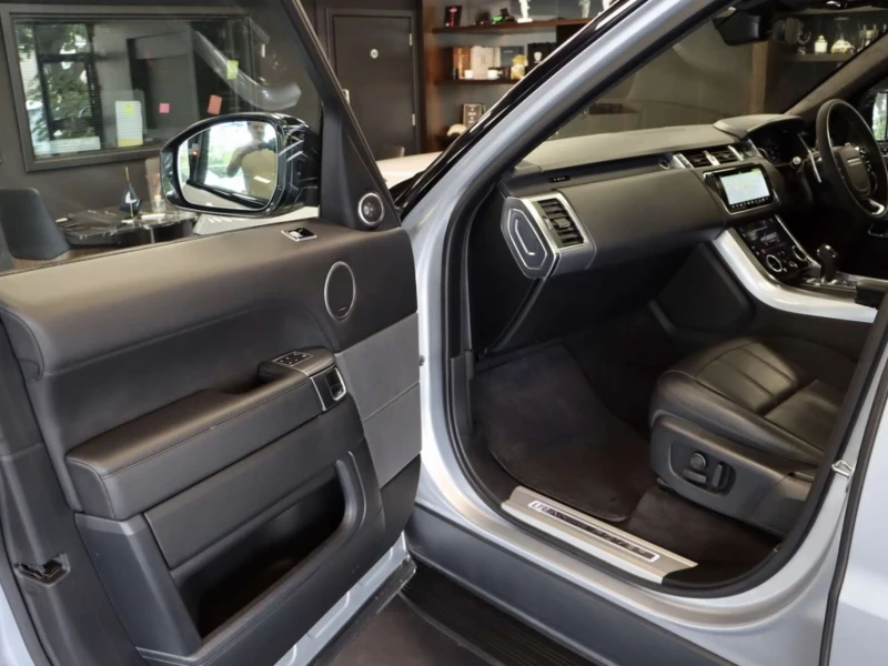 Vehicle image 31