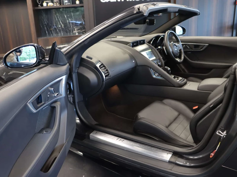 Vehicle image 35