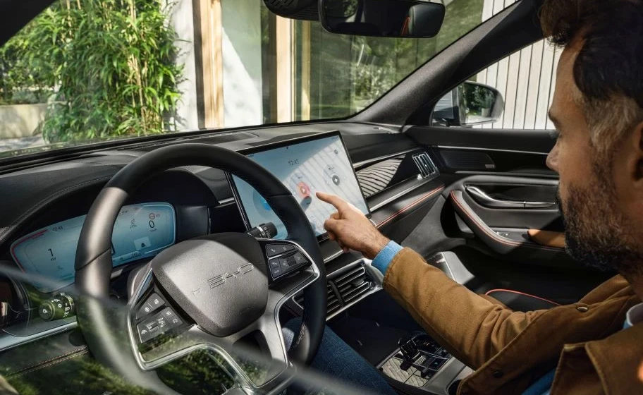 Exploring the new BYD Seal U DM-i : Features, finance & availability