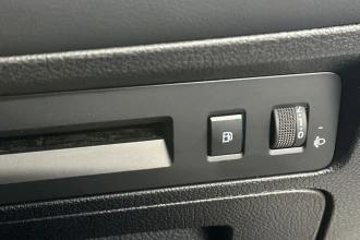 Vehicle Thumbnail 30