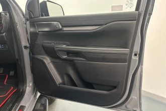 Vehicle Thumbnail 25