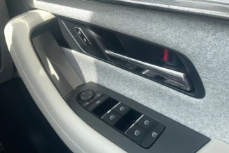 Vehicle Thumbnail 38