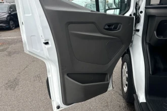 Vehicle Thumbnail 32