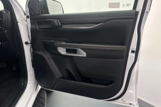 Vehicle Thumbnail 23