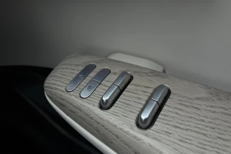 Vehicle Thumbnail 40