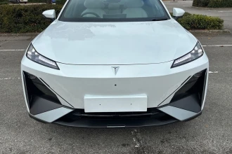 Vehicle Thumbnail 15