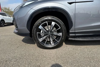 Vehicle Thumbnail 9