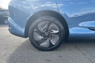 Vehicle Thumbnail 32