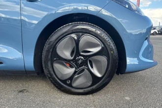 Vehicle Thumbnail 33