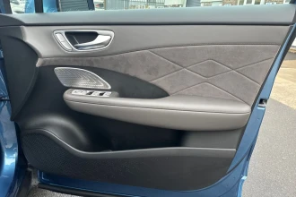 Vehicle Thumbnail 26