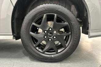 Vehicle Thumbnail 16