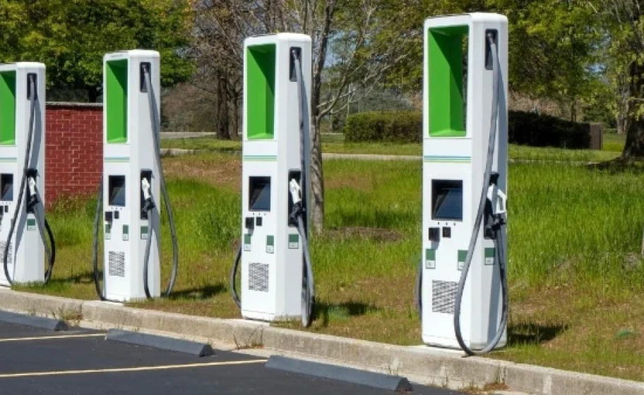 Used electric vehicle buying checklist: battery health, warranty & finance