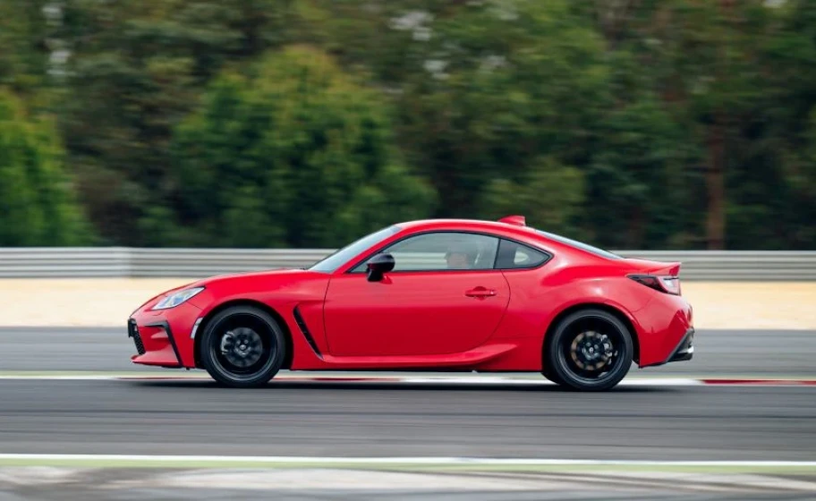 Good Cheap Sports Cars for 2025: Best Value Picks in the UK (Sandicliffe Guide)