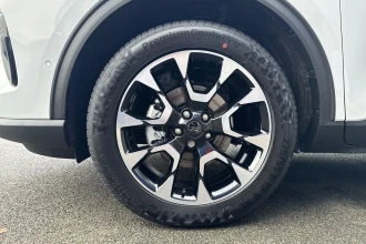 Vehicle Thumbnail 16