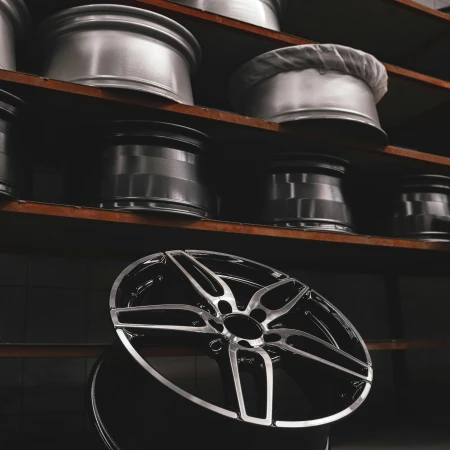 Wheel tracking and alignment