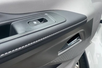 Vehicle Thumbnail 30