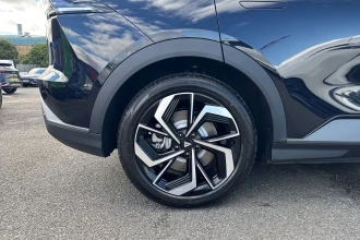 Vehicle Thumbnail 16