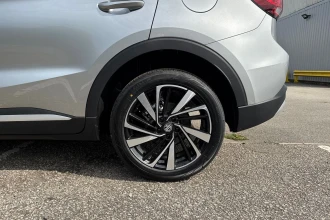 Vehicle Thumbnail 16