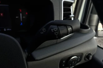 Vehicle Thumbnail 32