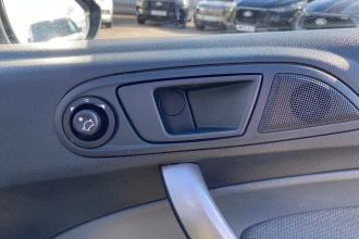 Vehicle Thumbnail 28