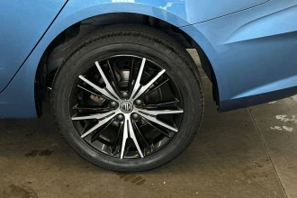 Vehicle Thumbnail 11