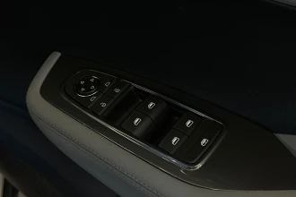 Vehicle Thumbnail 20