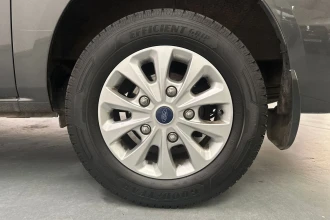 Vehicle Thumbnail 18