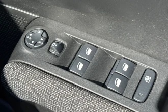 Vehicle Thumbnail 11