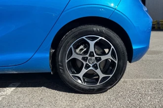 Vehicle Thumbnail 11