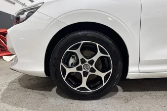 Vehicle Thumbnail 11