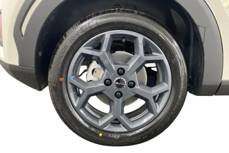 Vehicle Thumbnail 9