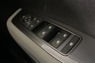 Vehicle Thumbnail 24