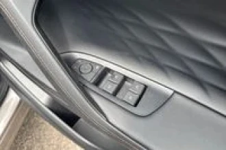 Vehicle Thumbnail 33